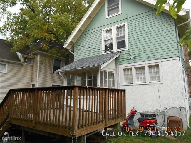 Photo - 1002 Packard St