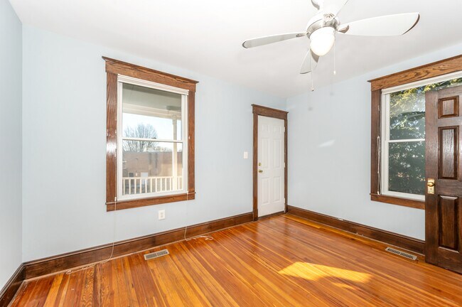 Photo - 216 Washington St