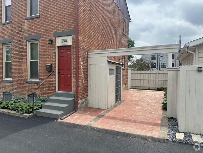 Building Photo - 1295 Kutchins Pl Rental