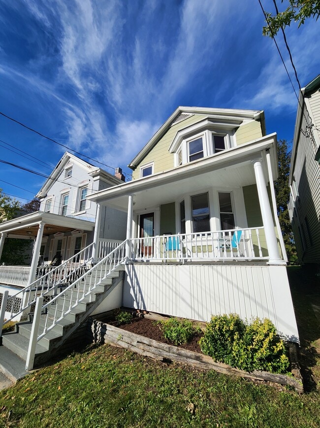 Building Photo - 95 3rd Ave Unit 1