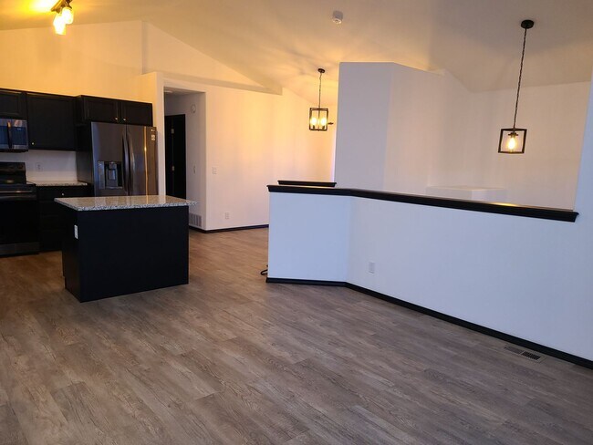 Photo - Beautifully updated 4 bedroom 2 bath Post ...