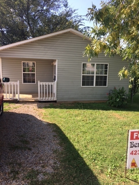 Building Photo - SINGLE FAMILY HOME