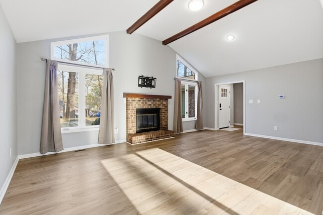 Photo - 101 Gatewood Dr