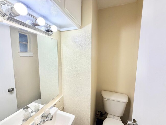 Photo - 6257 Manor Rd
