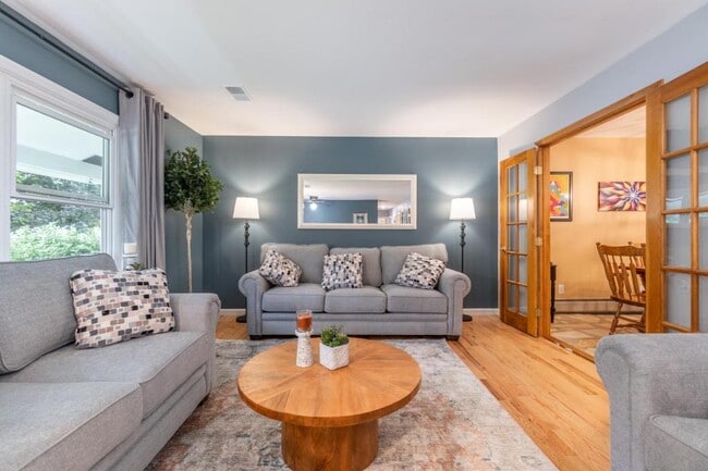 Photo - 30 Patricia Ln