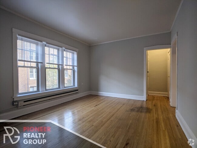 Building Photo - 634 W Barry Ave Unit #B626.5-N2 Rental
