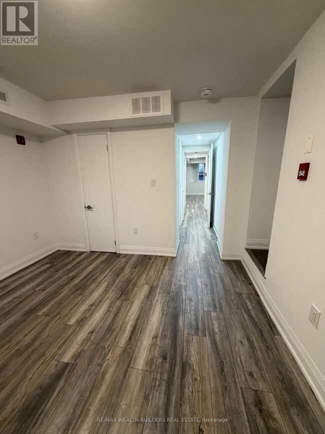 Photo - 215 Jarvis St Unit 1