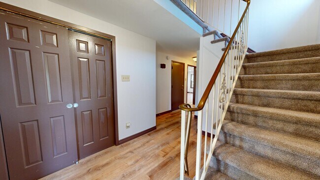 Photo - SPACIOUS THREE BEDROOM-2 BATHROOM TOWNHOME IN NORTH LONDON