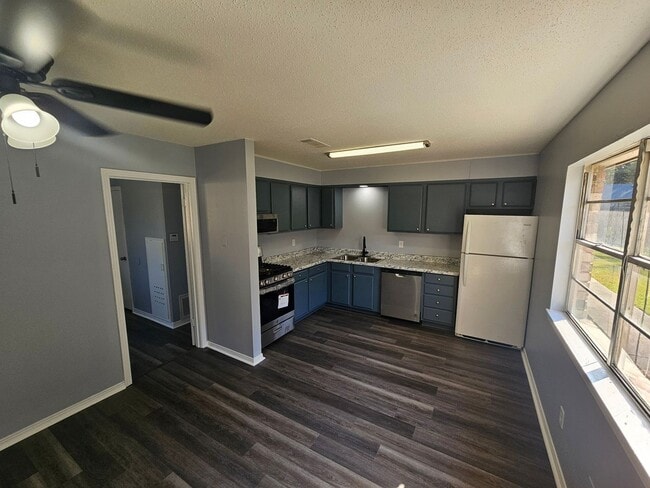 Photo - 1413 Plummer St Unidad Apt. 33
