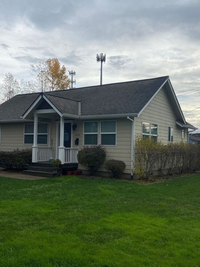 Photo - 1020 NE 12th St