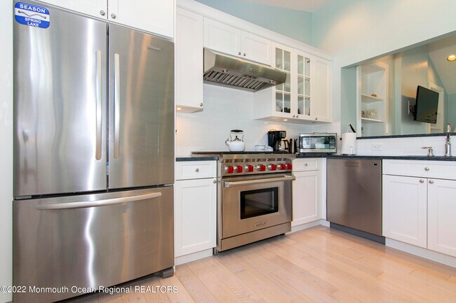 Photo - 568 Central Ave