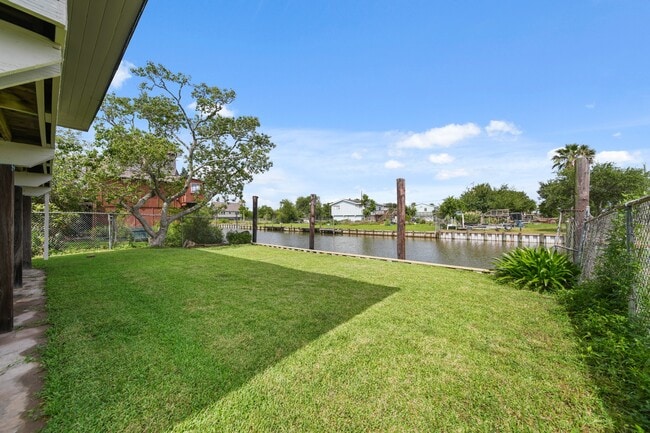 Photo - 1031 Star Dr