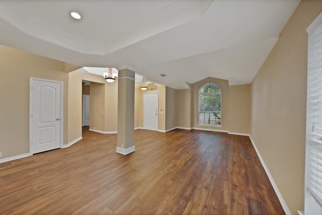 Photo - 5708 McKinley Ln