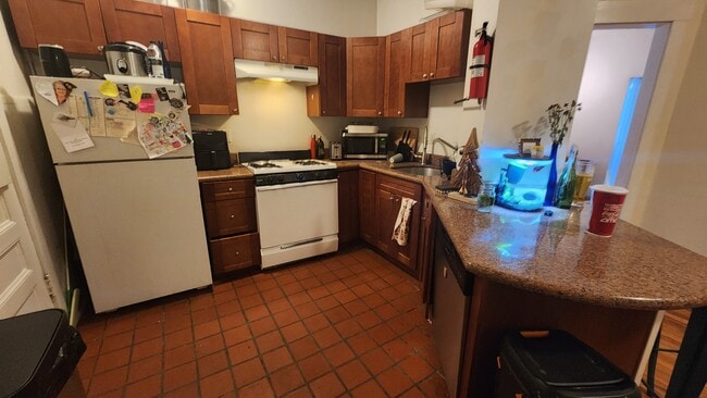 Building Photo - 66 Egmont St Unit 2