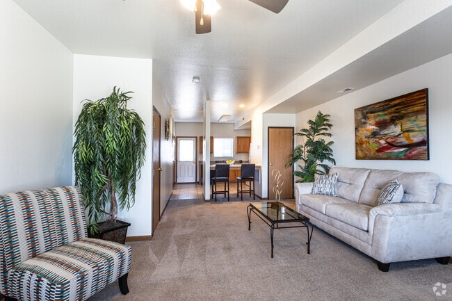 2BR, 2BA - 1152 SF