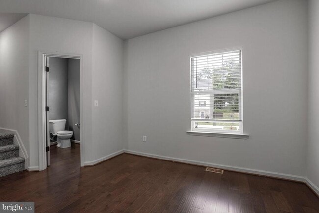 Photo - 2437 Drake Ln