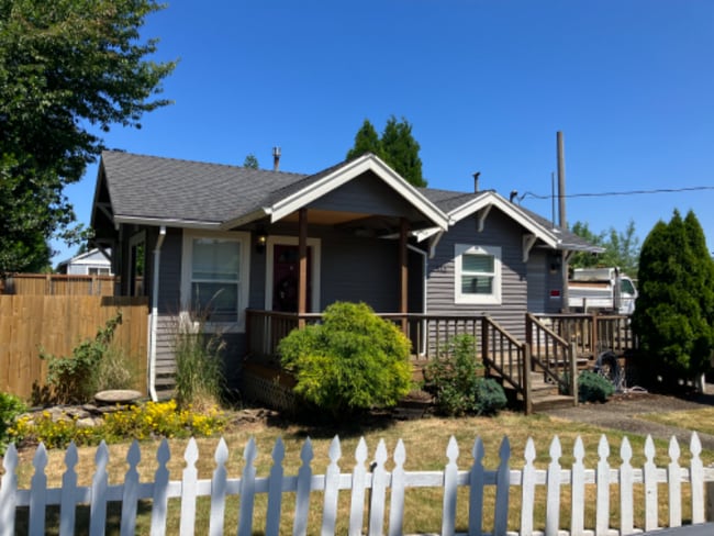 Building Photo - 445 Mountain View St Rental