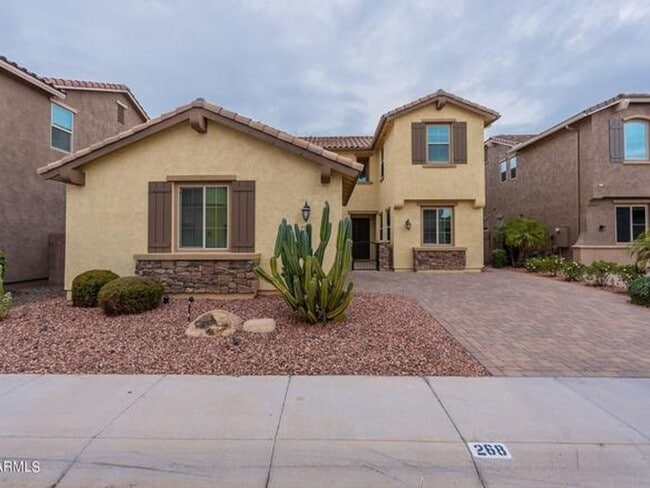 4 Bedroom Single Family Home in Chandler - 4 Bedroom Single Family Home in Chandler