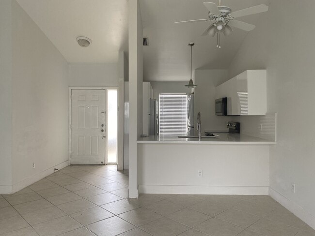 219 SE 8th St