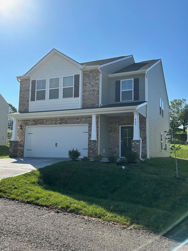 Photo - 5 Bedroom / 3 Bath 2 Story Home Jonesborough, TN