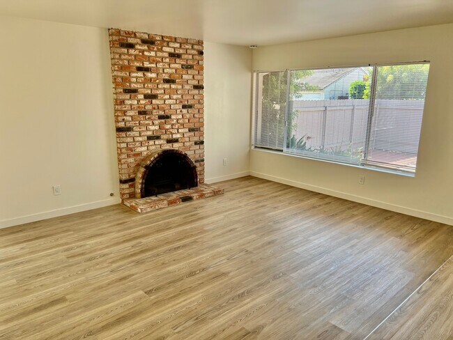 Photo - 4490 Cather Ave