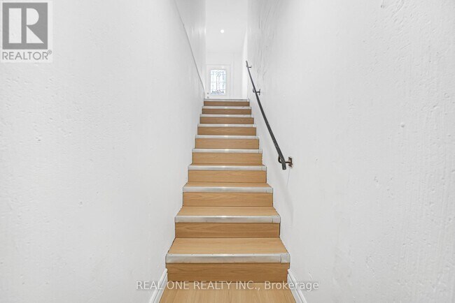 Photo - 29 Queen Post Dr