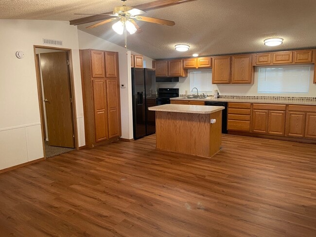 Photo - Lakefront Living In McConihe Flats!!
