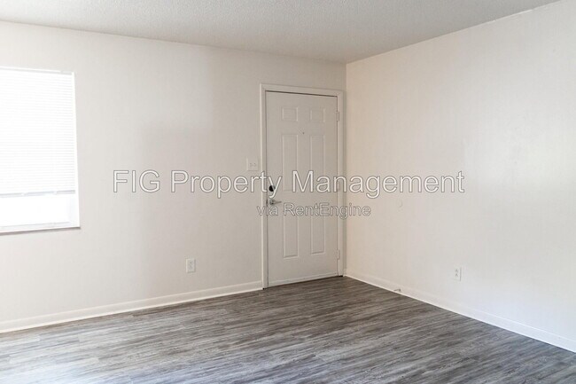 Photo - 706 E Inskip Dr