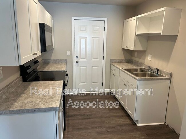 Photo - 215 W Quilly St
