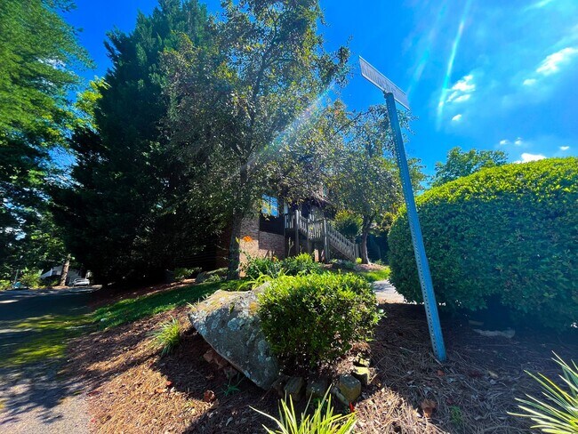 Photo - Beautiful 3-story 2 bedroom, 2 1/2 bathroom townhome in Winston Salem