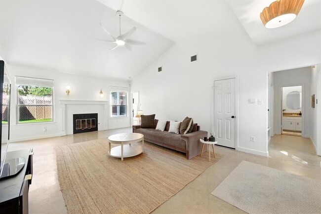 Photo - 5807 Convict Hill Rd