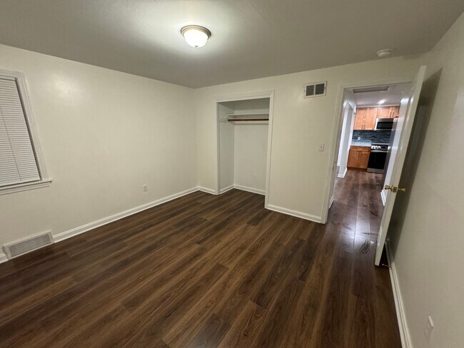Photo - 1070 Highland Ave
