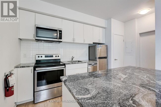 Photo - 1720 Simcoe St N