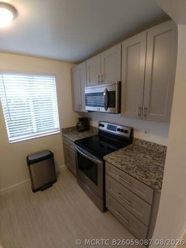 Photo - 2261 NE 171 St