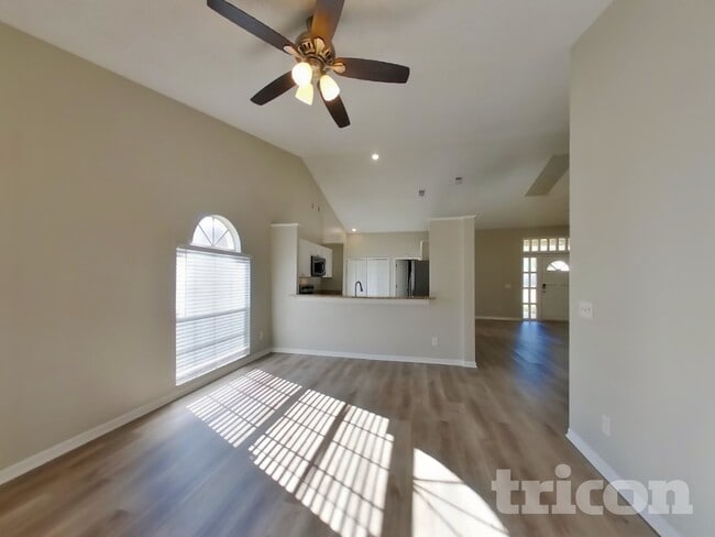Photo - 1021 Whittier Cir