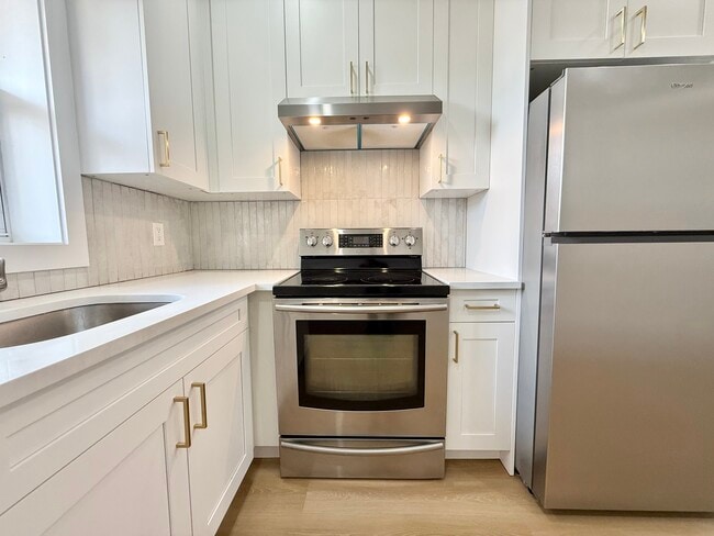 Photo - 1945 N Stanley St