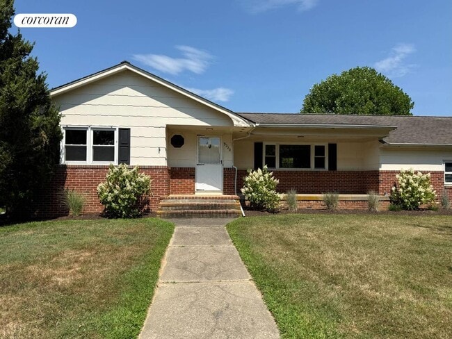 Building Photo - 3220 Delmar Dr Rental