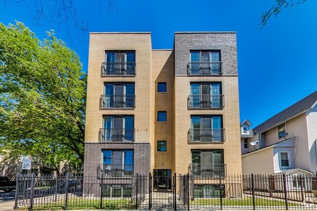 Building Photo - 3332 W Palmer St Rental