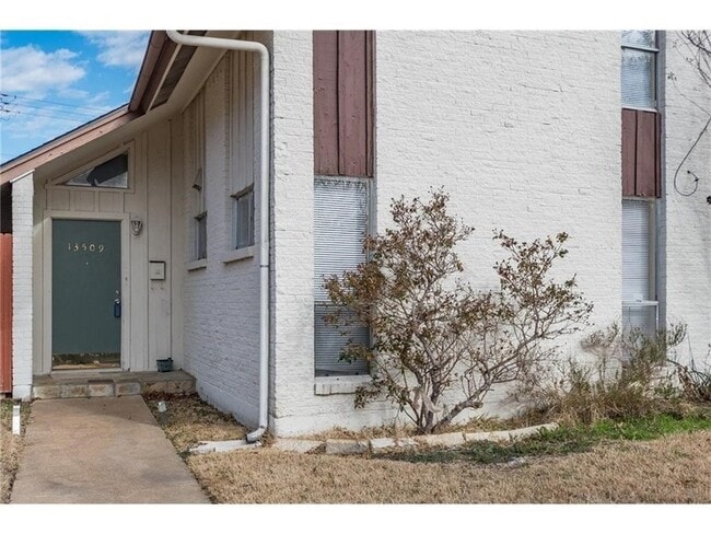 Building Photo - 13509 Red Fern Ln