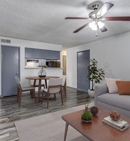 Photo - 601 Bellaire Dr