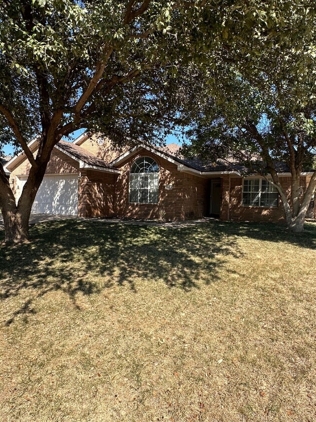 Photo - Spacious 3/2/2 - Freshly Updated