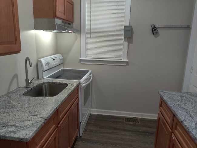 Photo - 5535 Crowson St Unit 2nd Fl - B2 - SRO