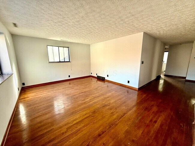 Photo - 293 E Whittier St