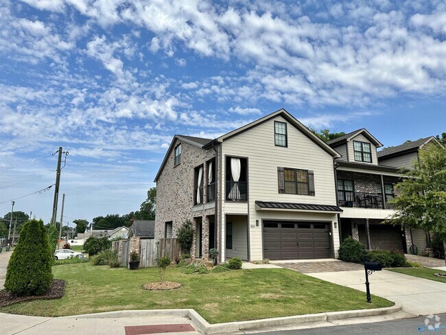 Building Photo - 501 Dement St NE Rental