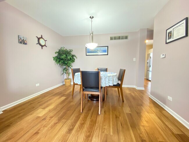 Photo - 1949 Governors Ln