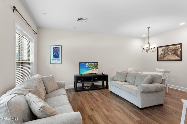 Photo - 7 Lancaster Pl
