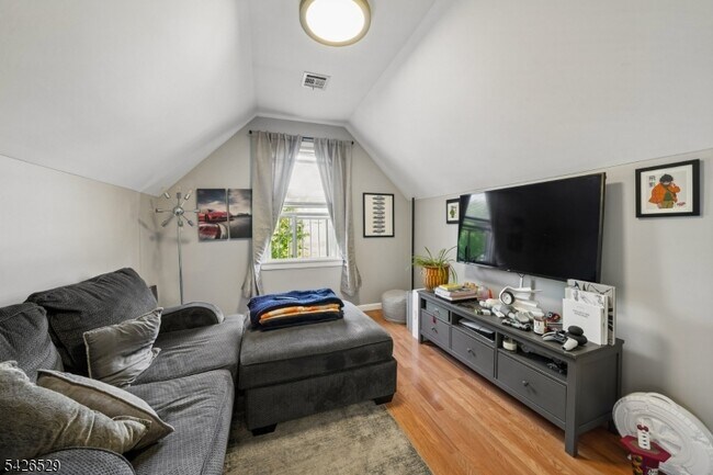 Photo - 133 Franklin Ave