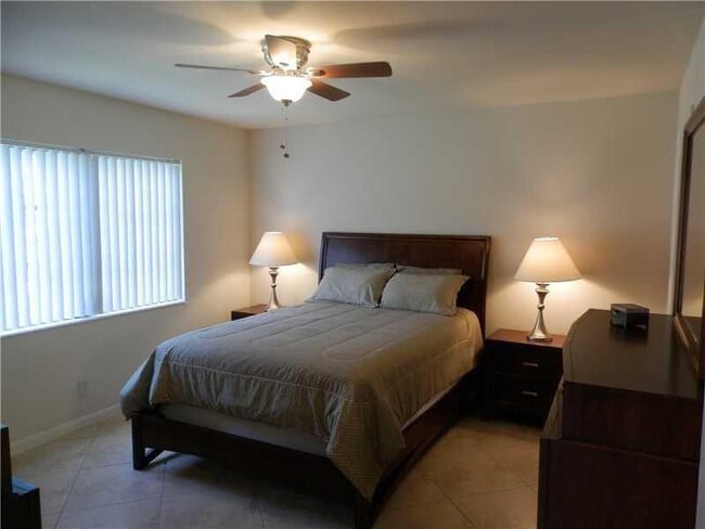 Photo - 124 NE 19th Ct Unidad 116B