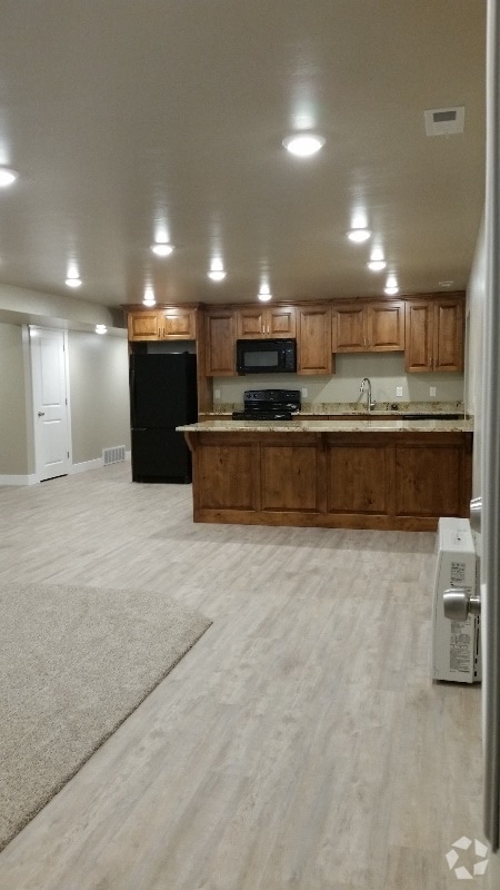 Building Photo - 464 N 300 E Rental