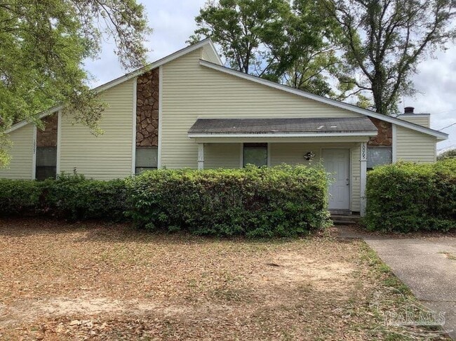 Photo - 10065 Hillview Rd House